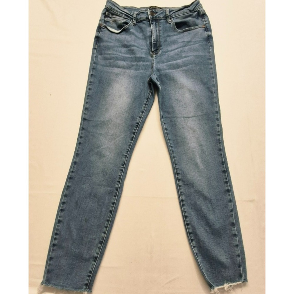 Judy Blue women's relaxed fit distressed denim blue jeans sz. 13/31